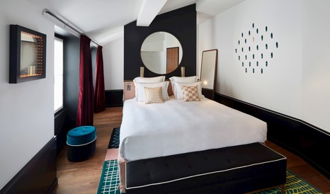 le-roch-hotel-and-spa-suite-bedroom-attic-interior-design-M-07-r-1.jpg