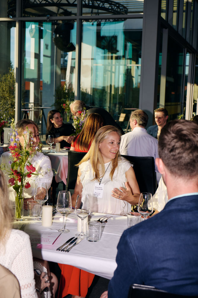 DH24 SALES CE Munich Travelpro19