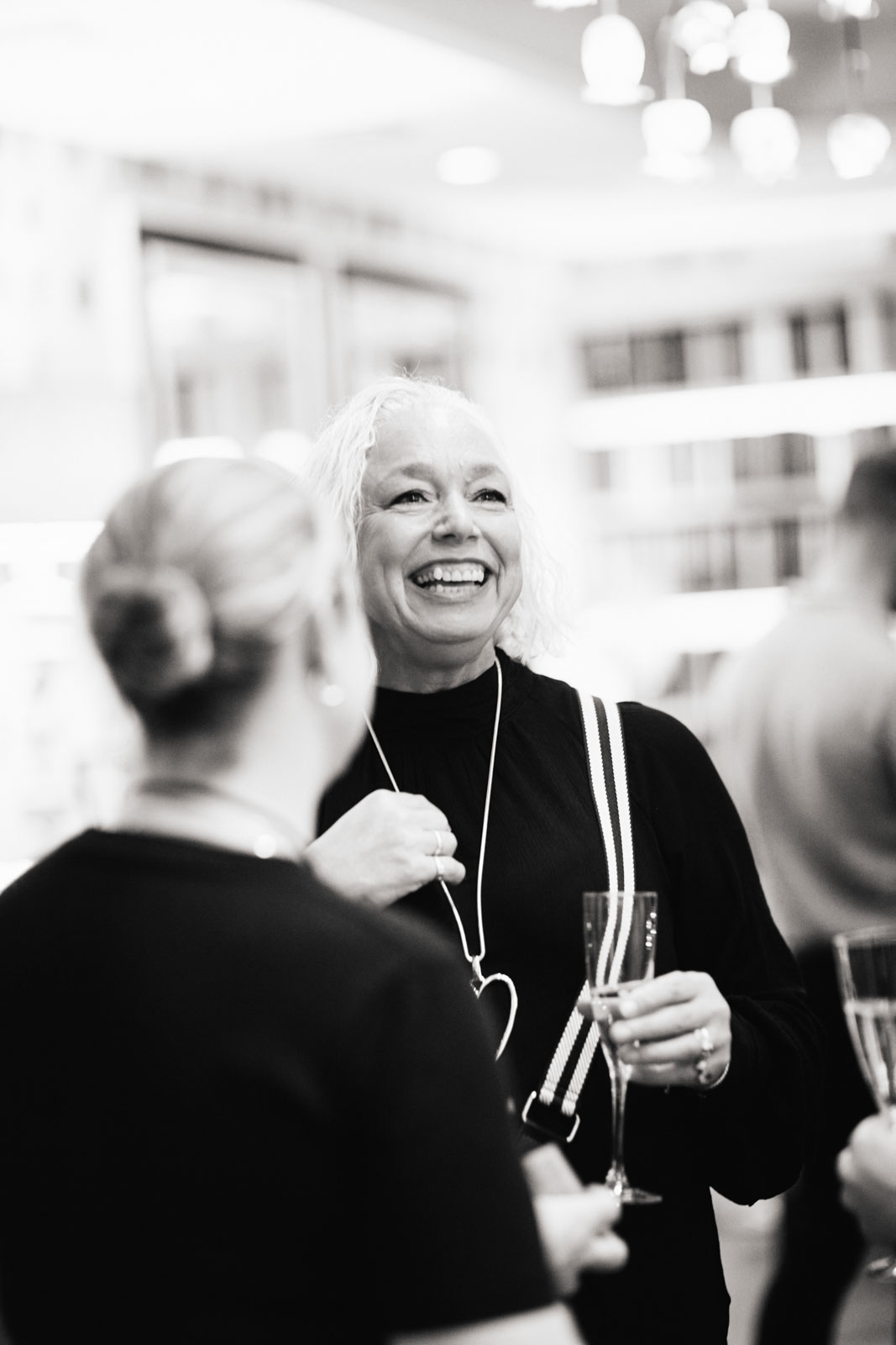 DH24 SALES Newyork SE CE Travelpro 04