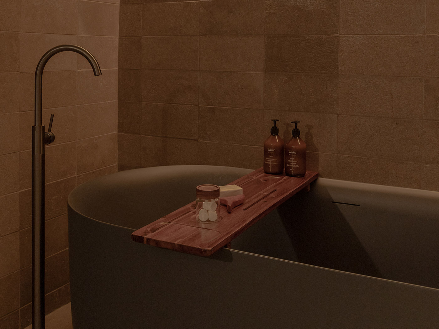 Wake Medellin Premier Suite R 08