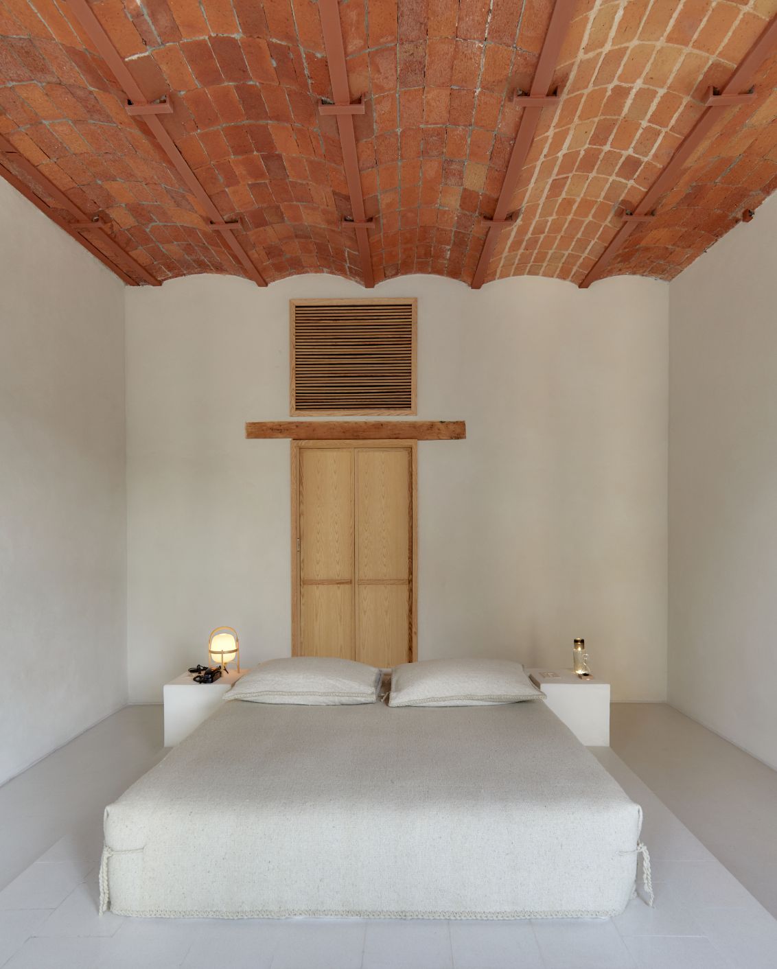 03 Places To Stay Worldcup Mexico City Circulo Mexicano Guestroom 1