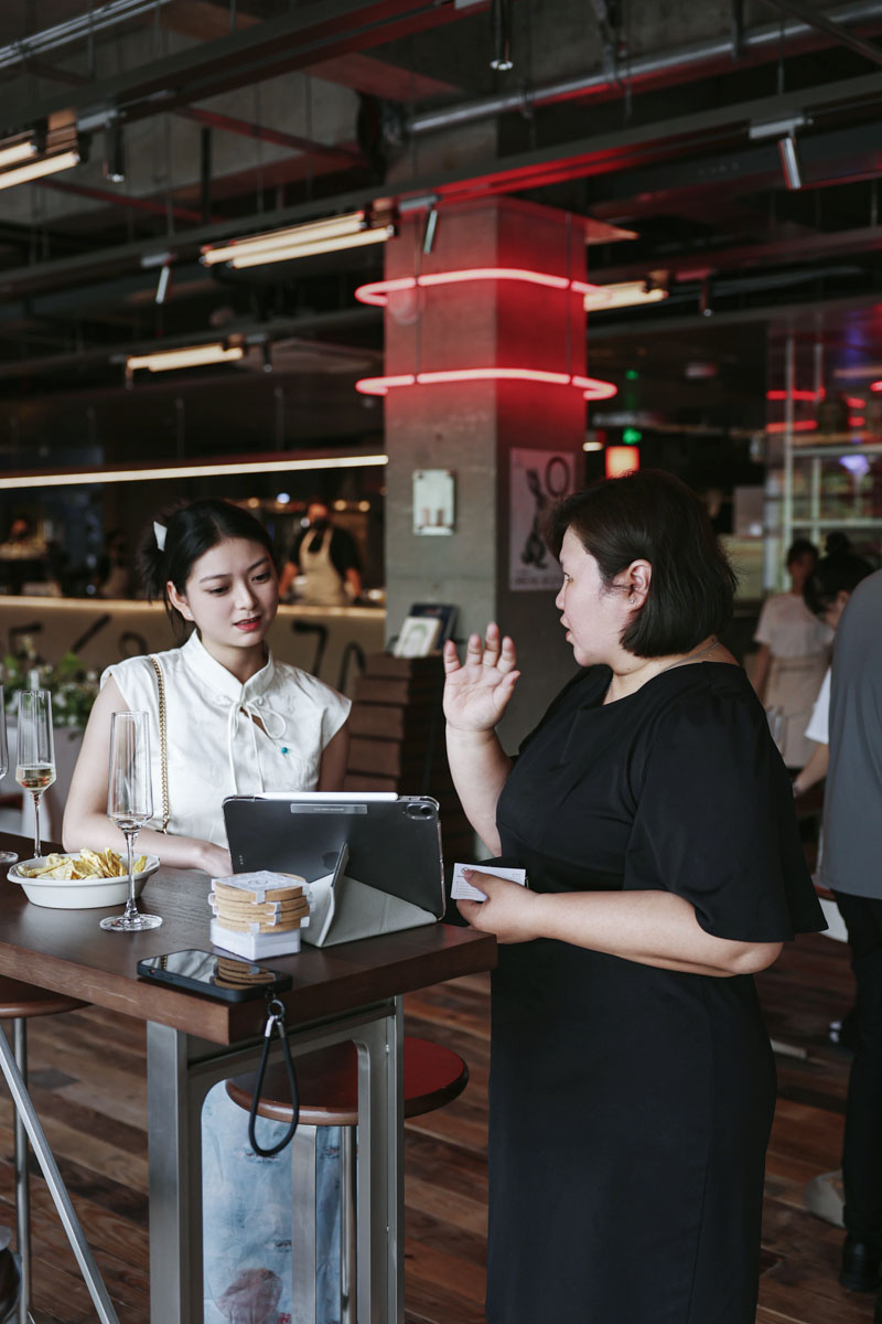 DH24 SALES S Chengdu Travelpro 11