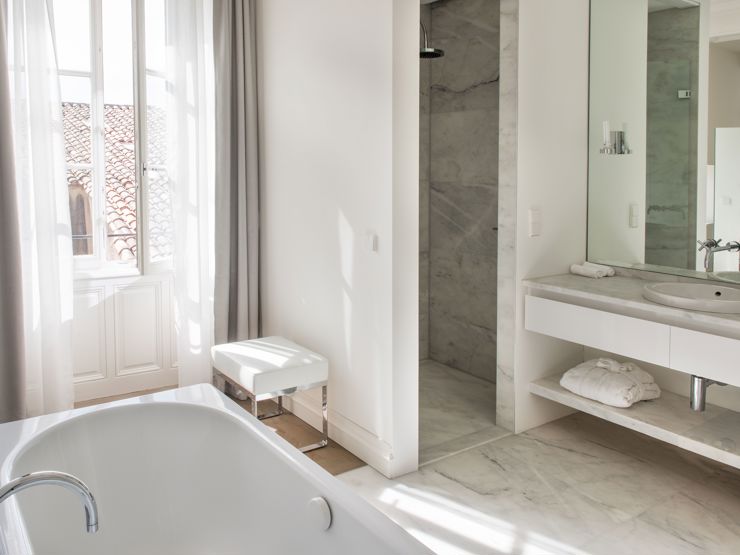 Hotel de Tourrel Shower in Provence