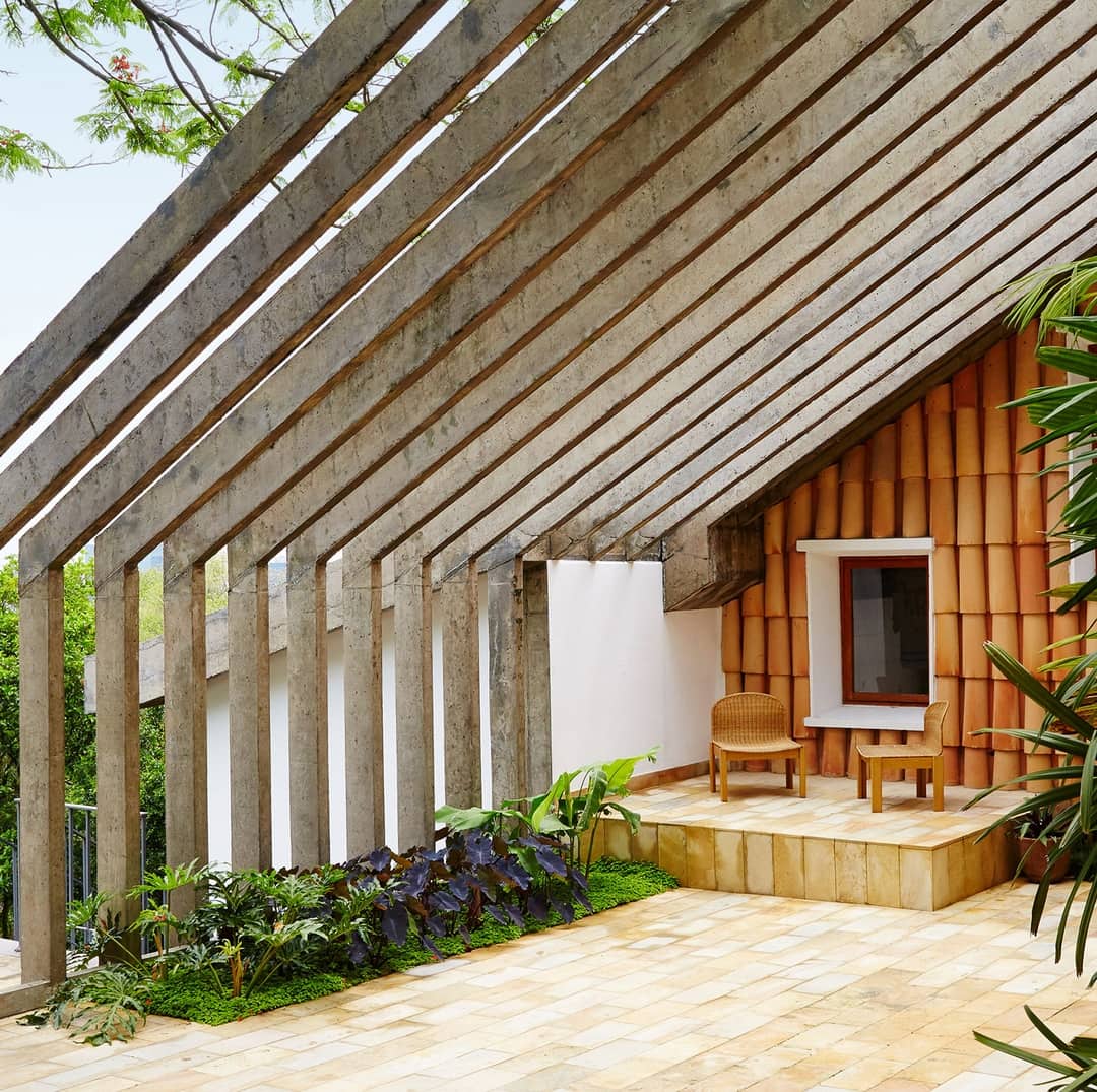 5Cf63ce829dfdab3d5d2be22 Spaces Chez Georges P 1080