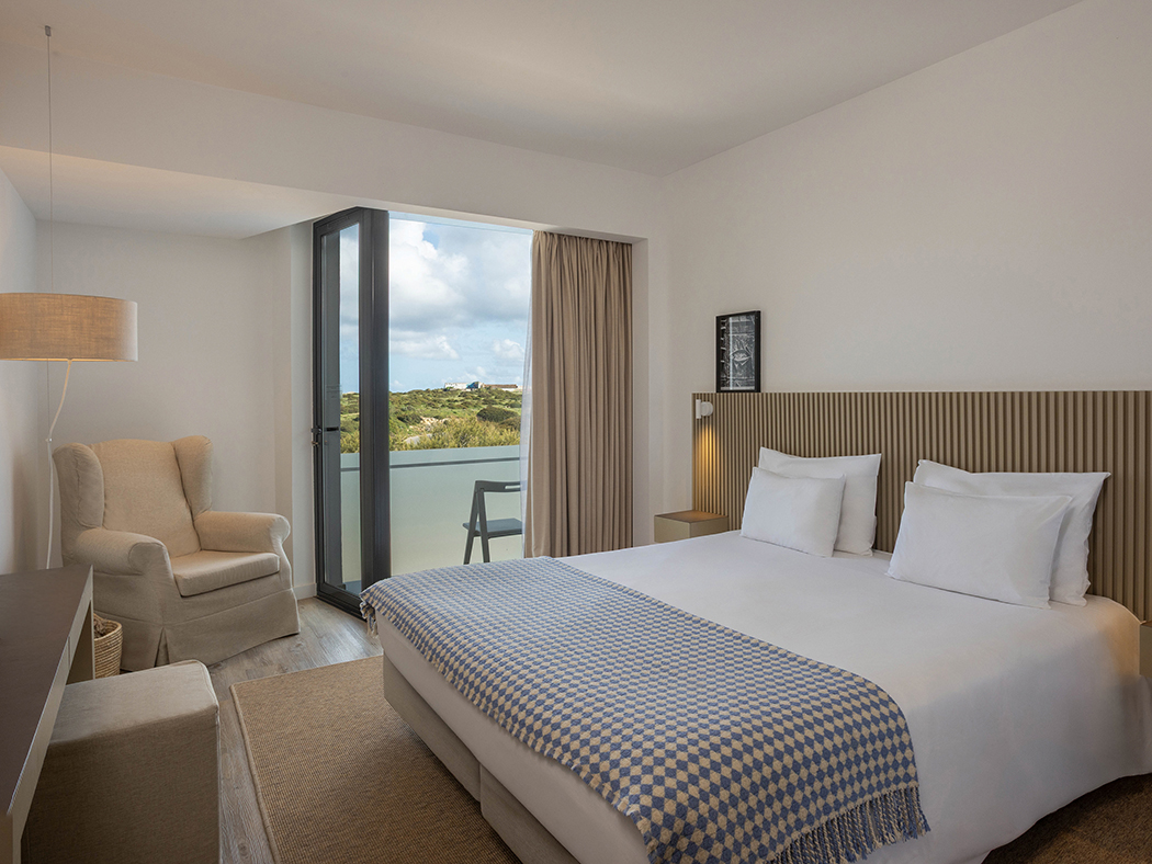 Memmo Baleeira Double Partial Sea View R V2 01