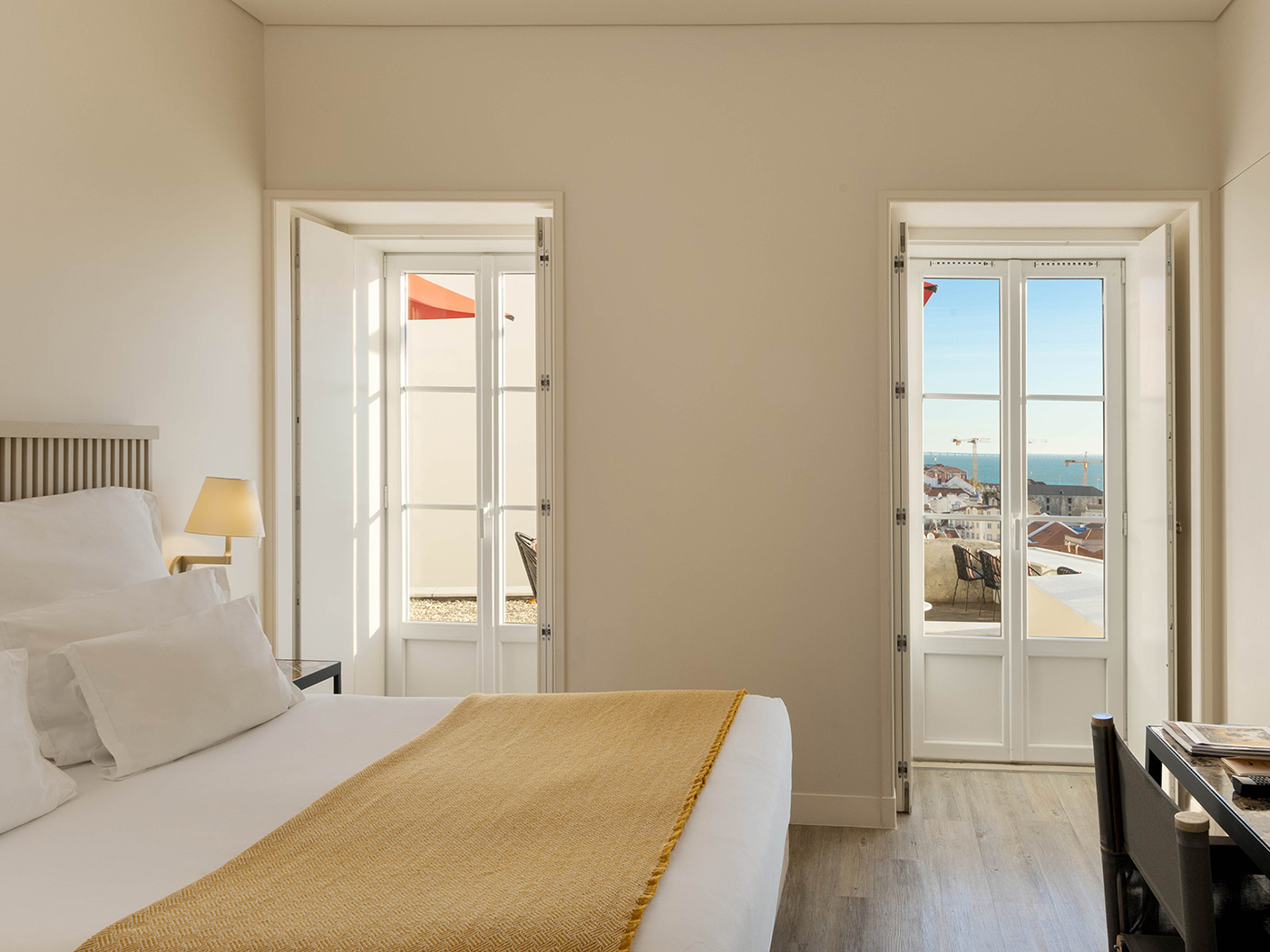 Memmo Alfama Terrace Room R 02