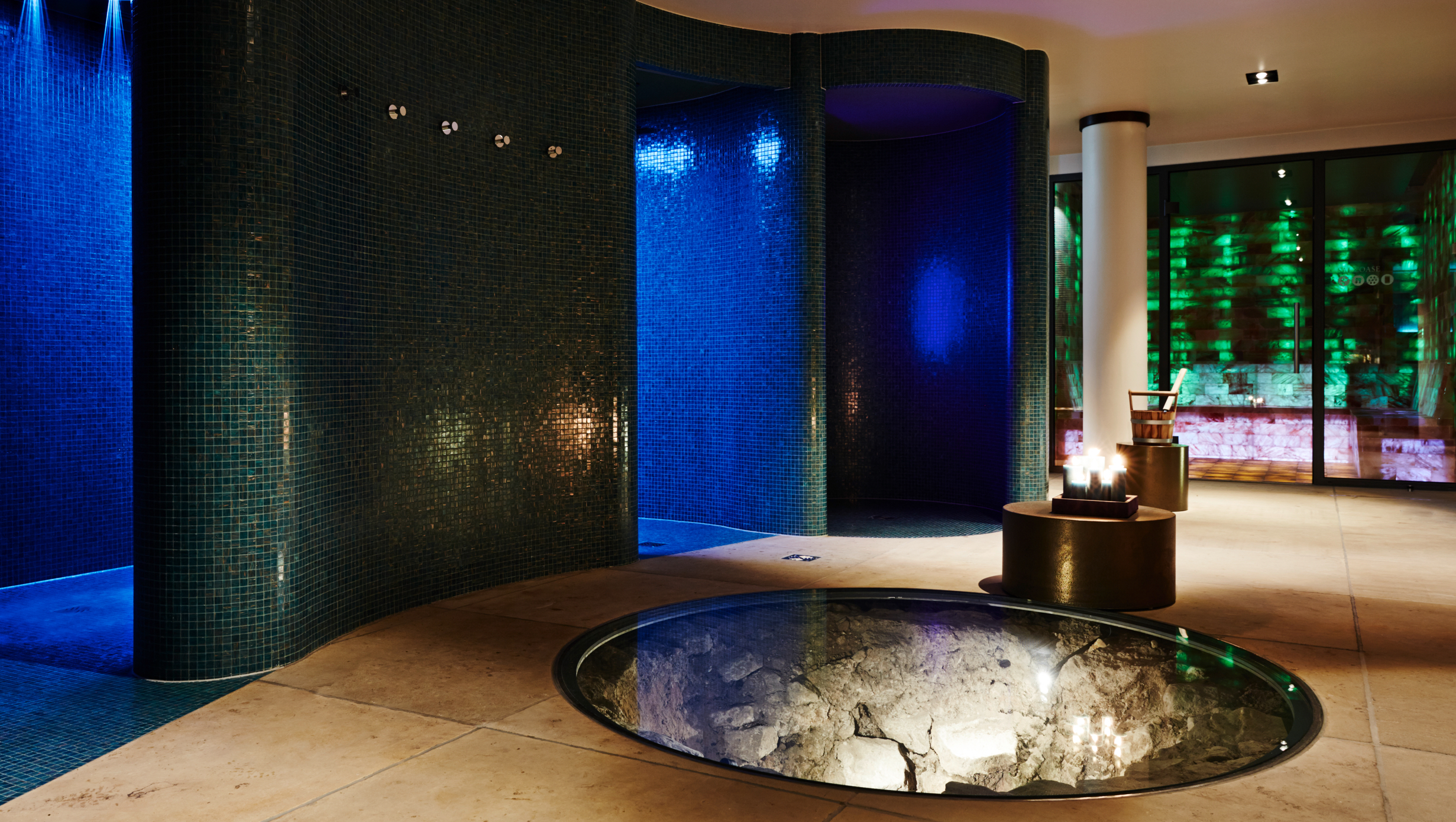 Hotel Zum Lowen Theme Box 3 01