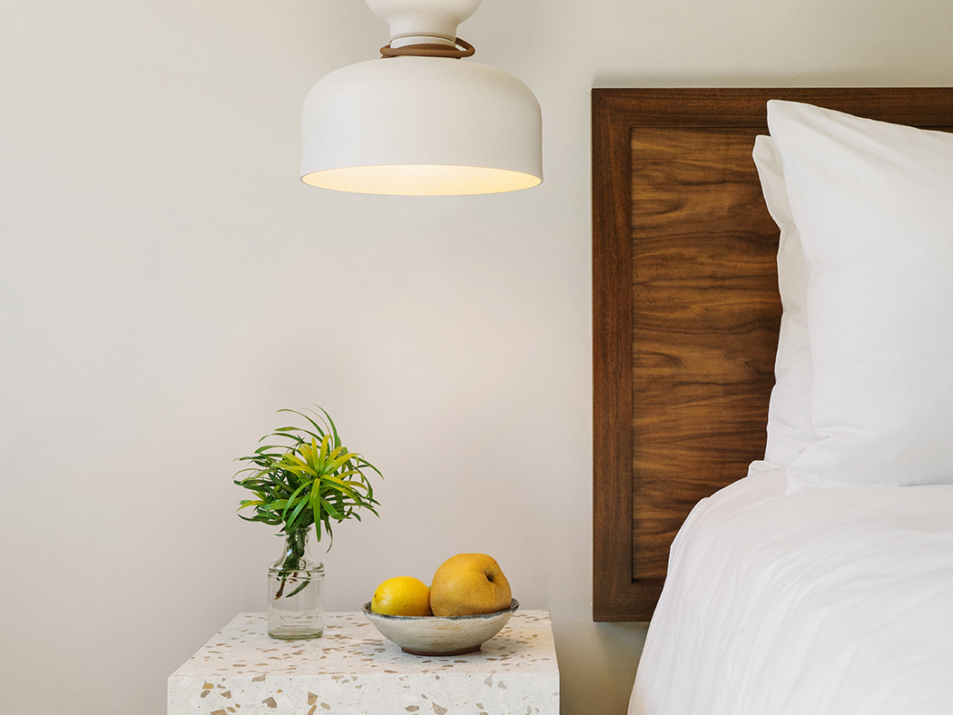 Silver Lake Pool Inn Deluxe King ADA R 03