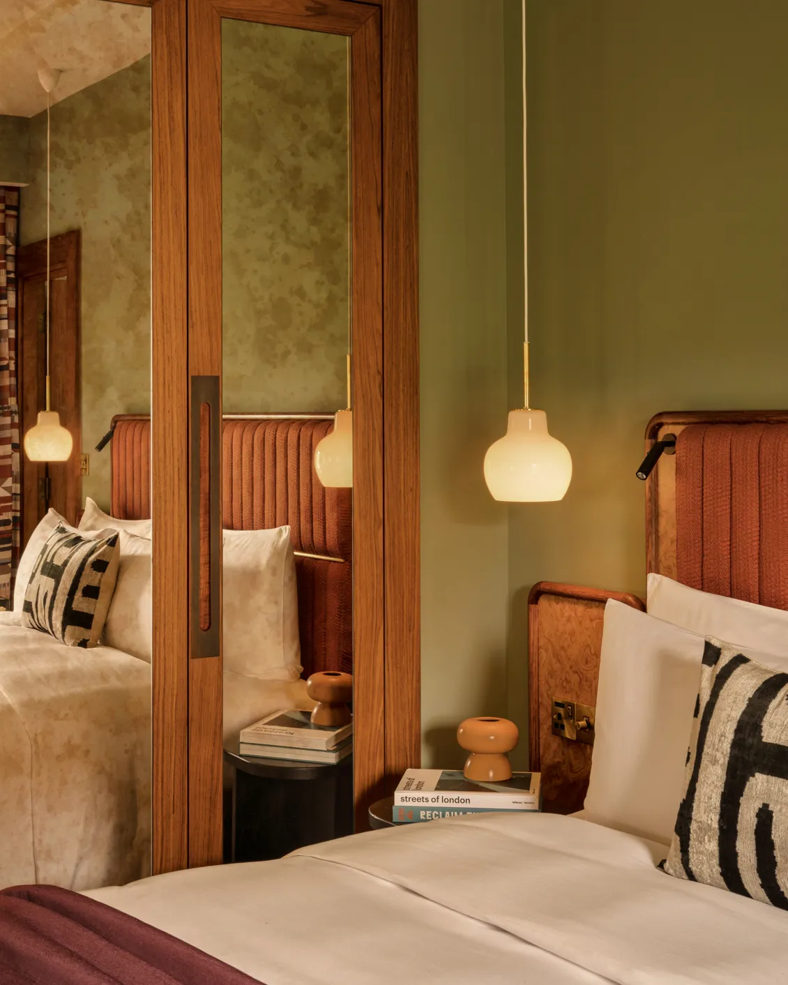 07 SP Sir Devonshire Square