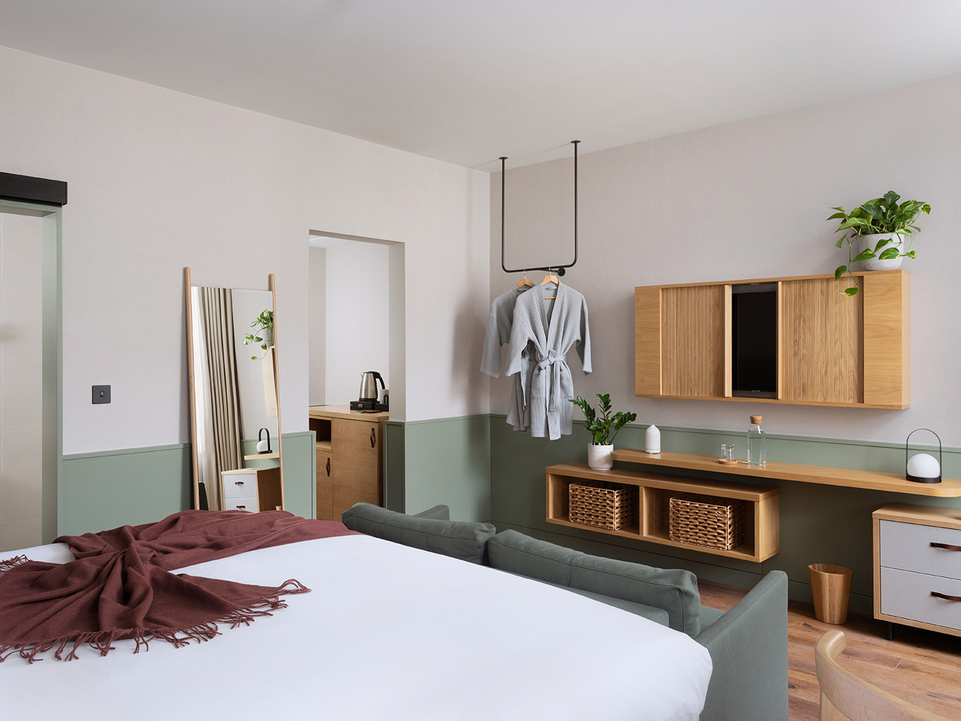 Inhabit Queens Gardens Super Roomy R 05