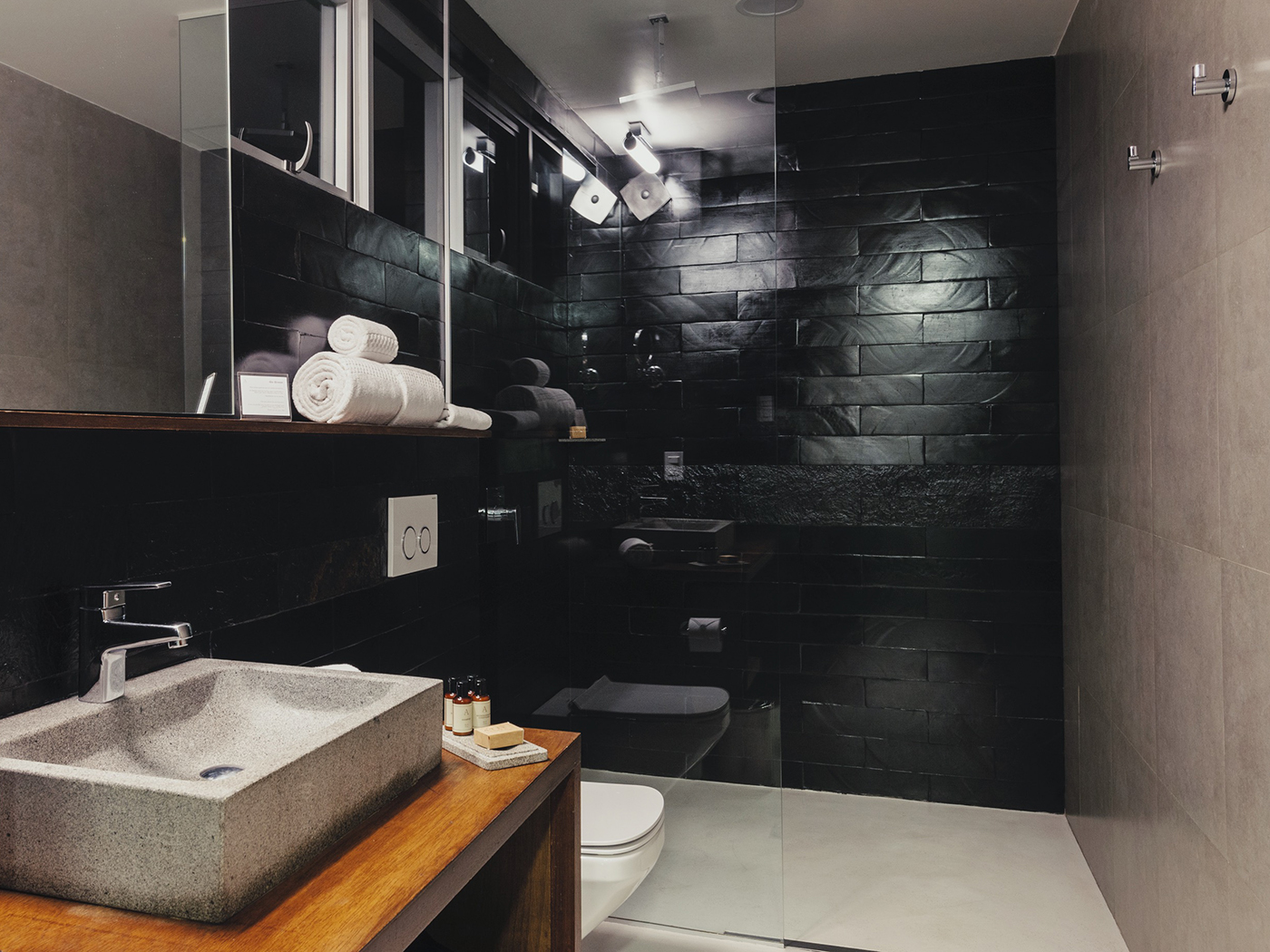 Atix Hotel Standard Room V2 R 05