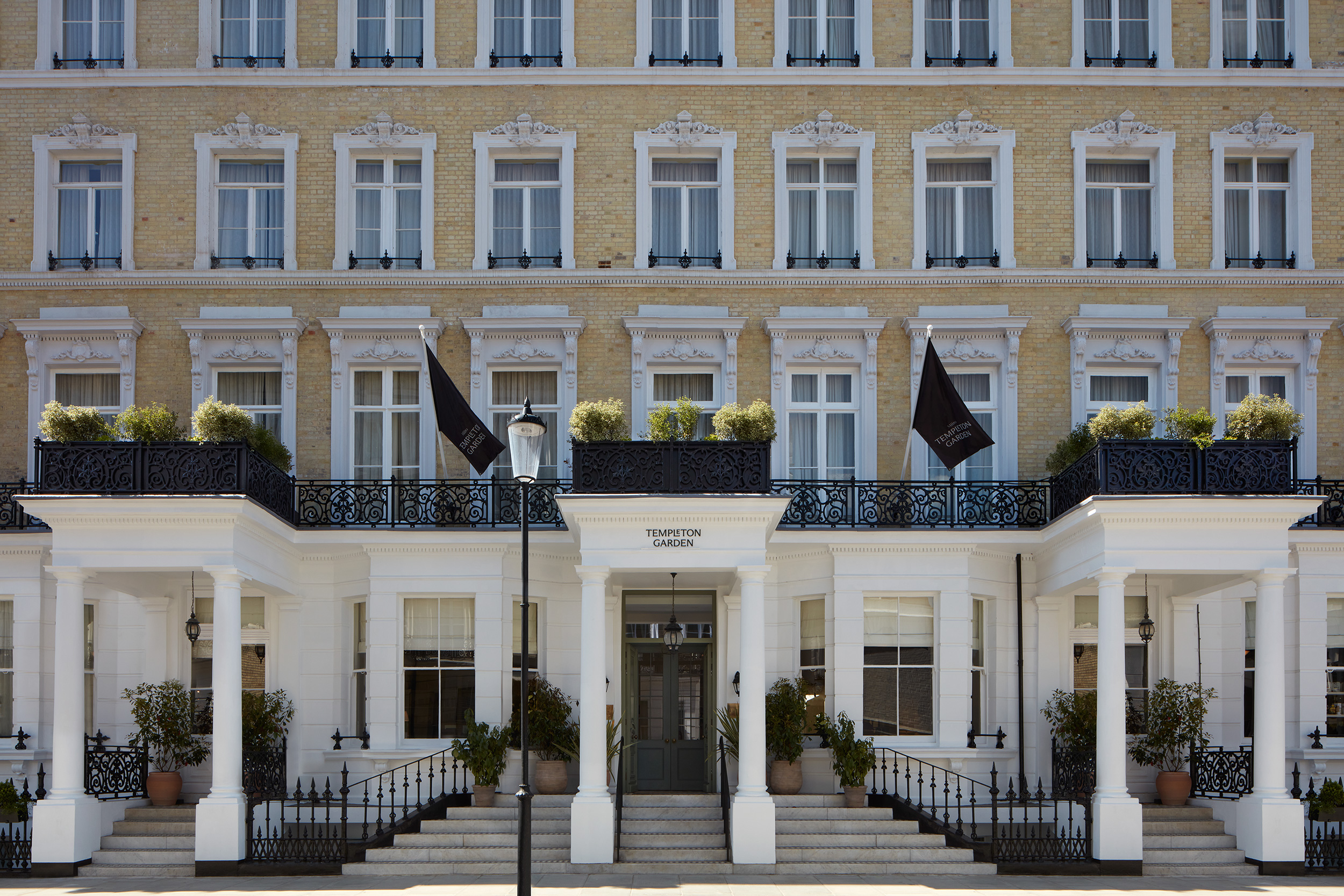 G 37 Templeton Garden London Rooms