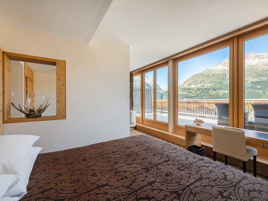 Nira Alpina Alpine Junior Suite Jacuzzi R 02 (1)