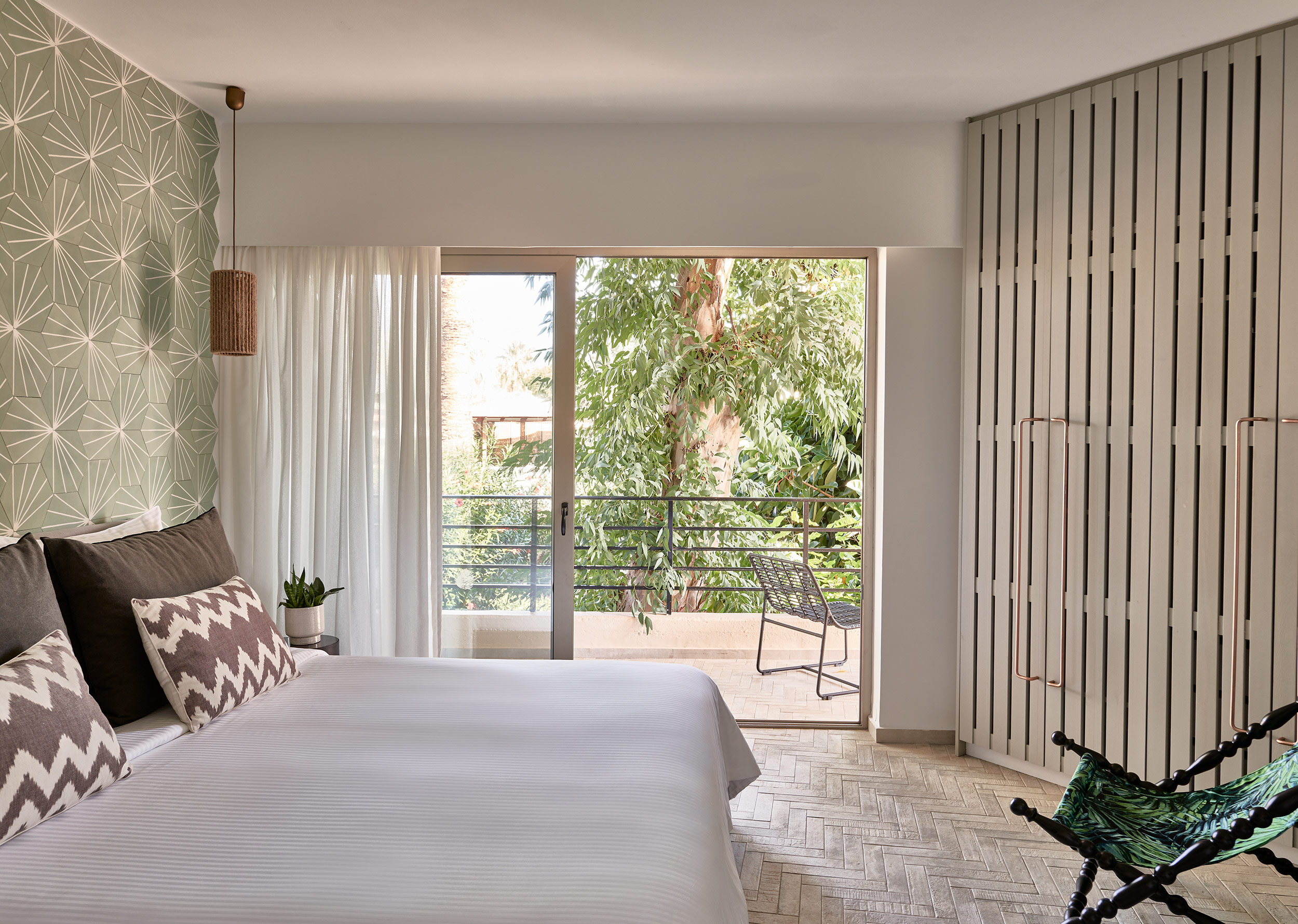 G 34 Phaea Cretan Malia