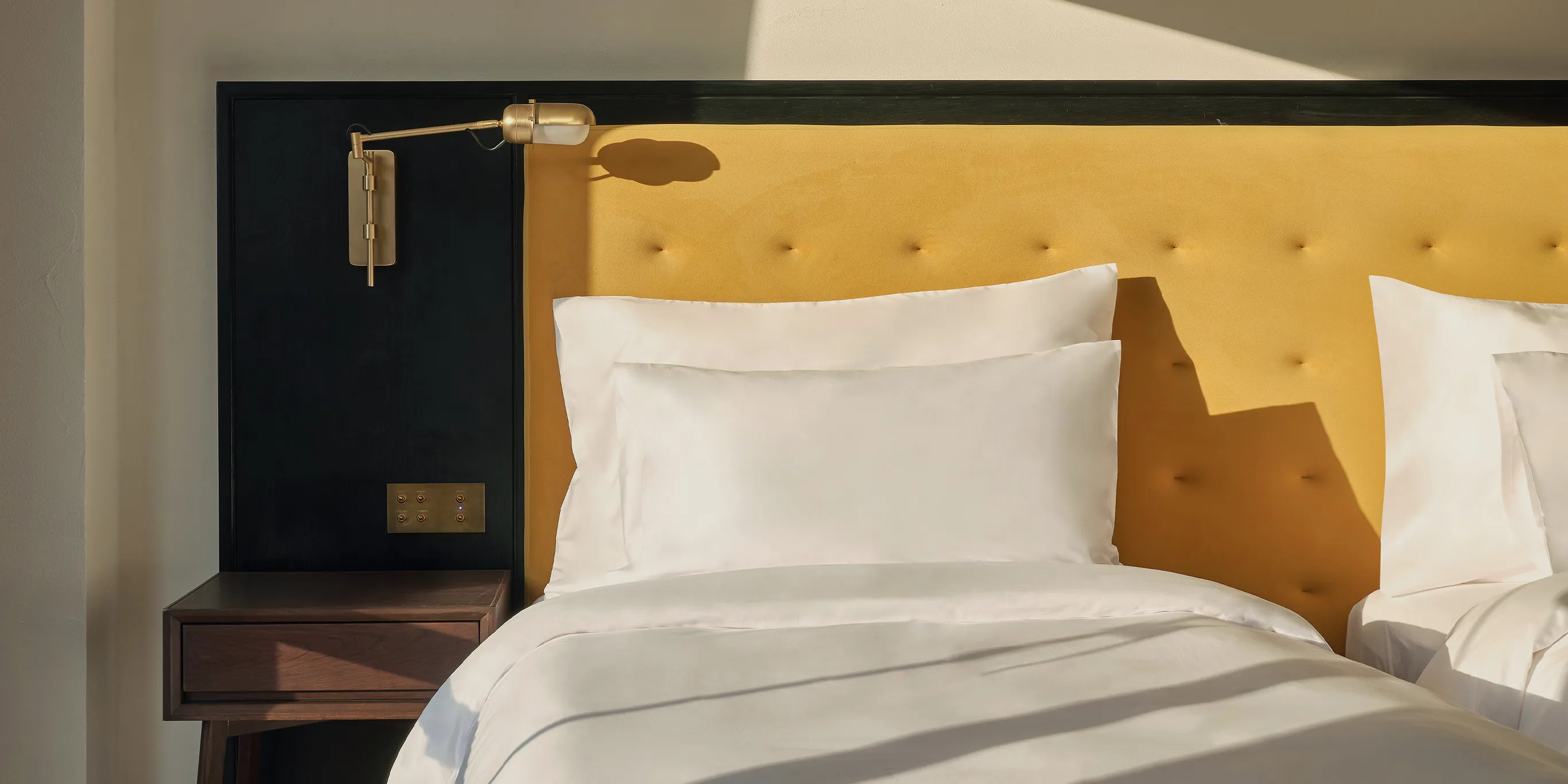 Public House Bangkok Rooms