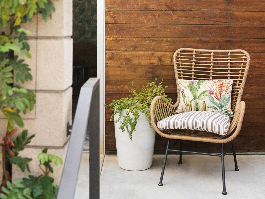 Arrive Palm Springs Accessible Patio With Roll In Shower R 02