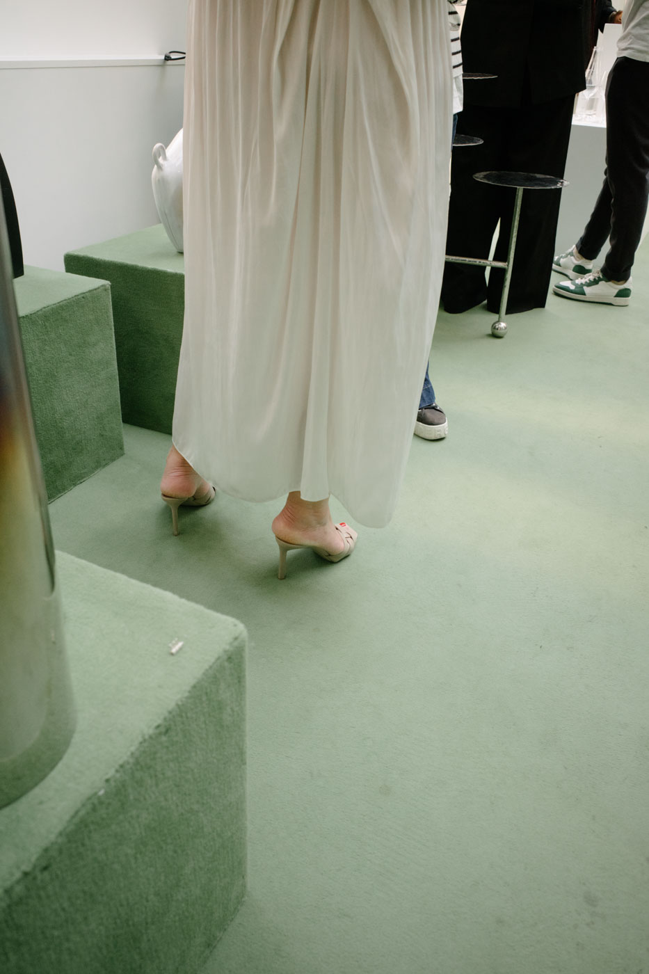 DH24 SALES CE Paris Travelpro 18