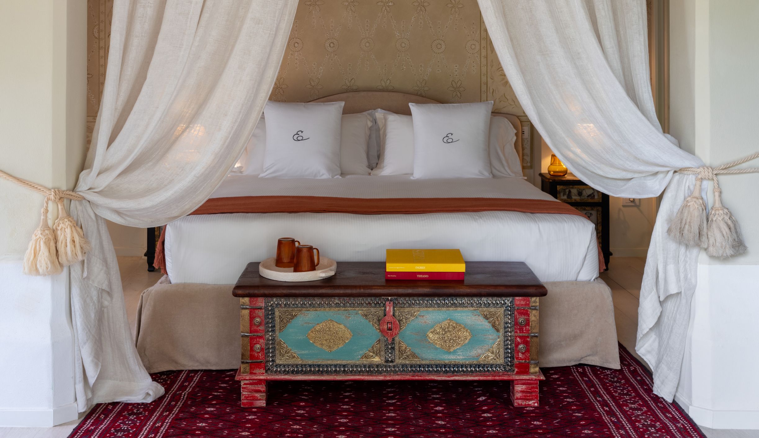 06 DH Sneak Peak Elizabeth Country House Guestroom Bed Interior Design