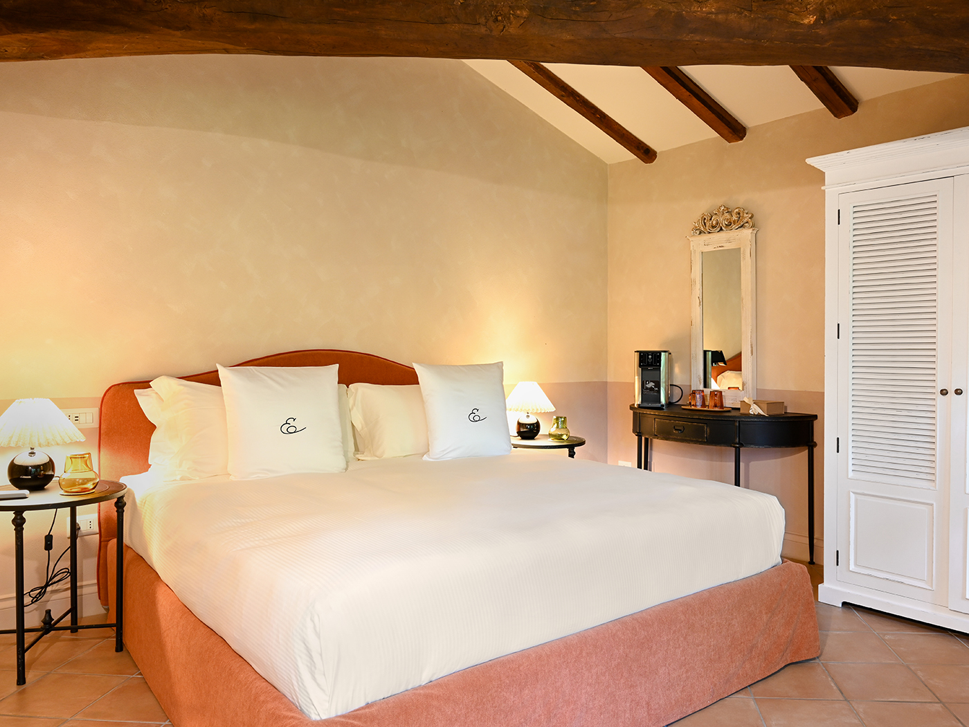 Elizabeth Country House Initiale R 03