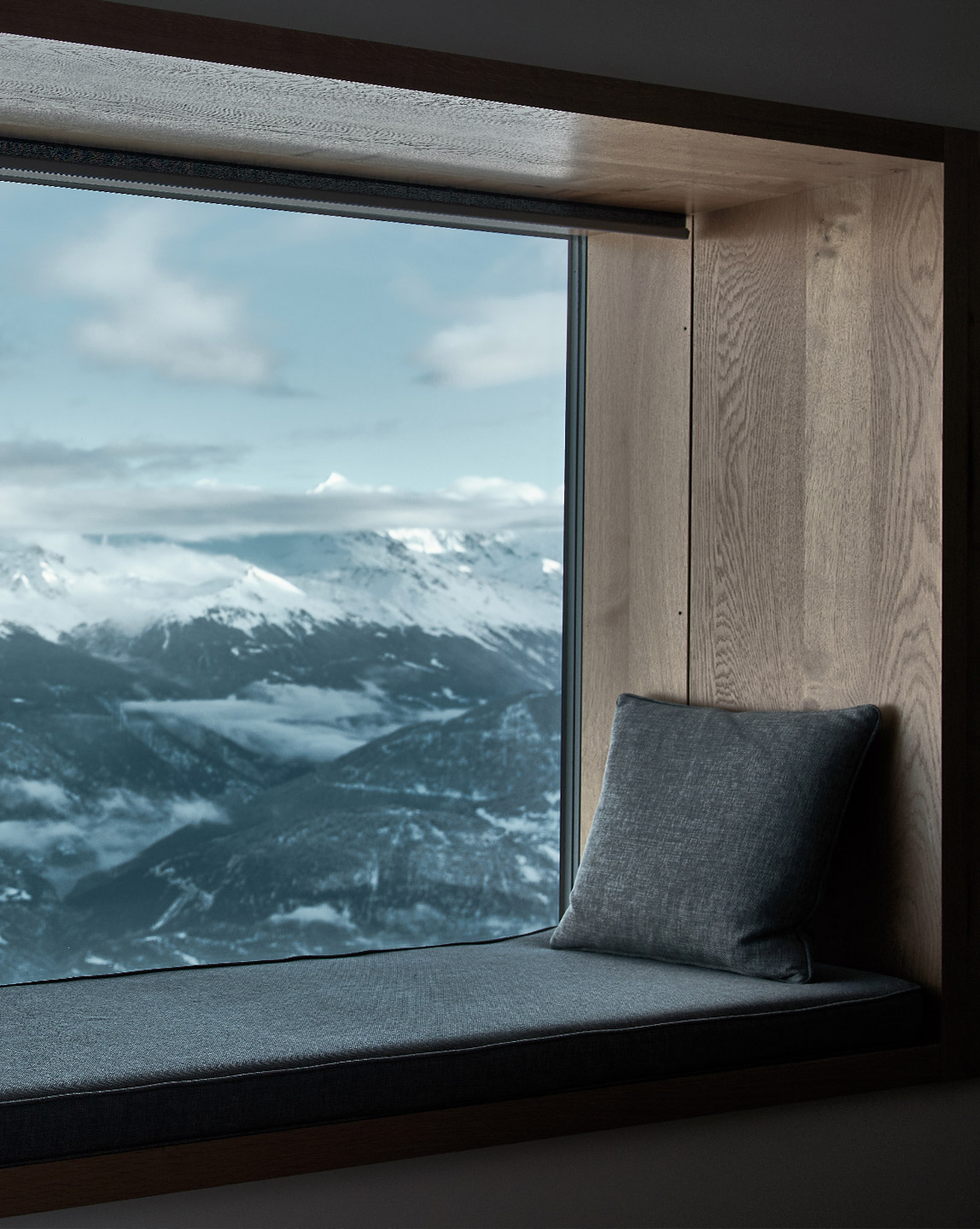 T Generic 06 Winter Chetzeron Crans Montana Switzerland