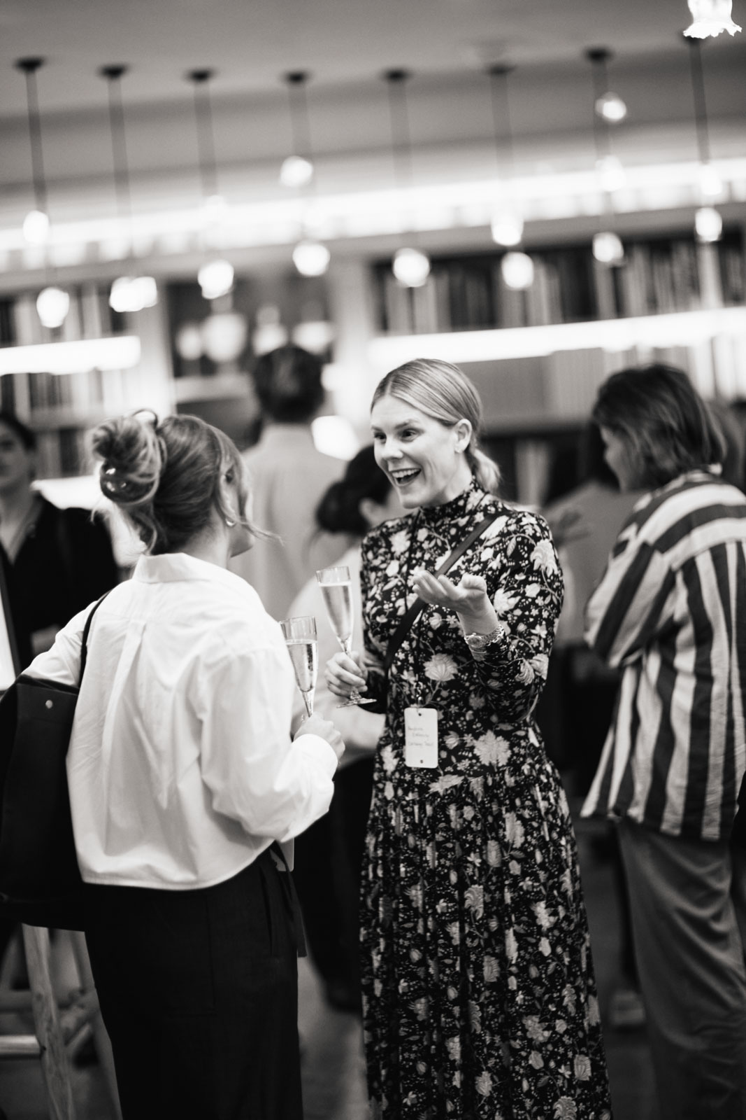 DH24 SALES Newyork SE CE Travelpro 01