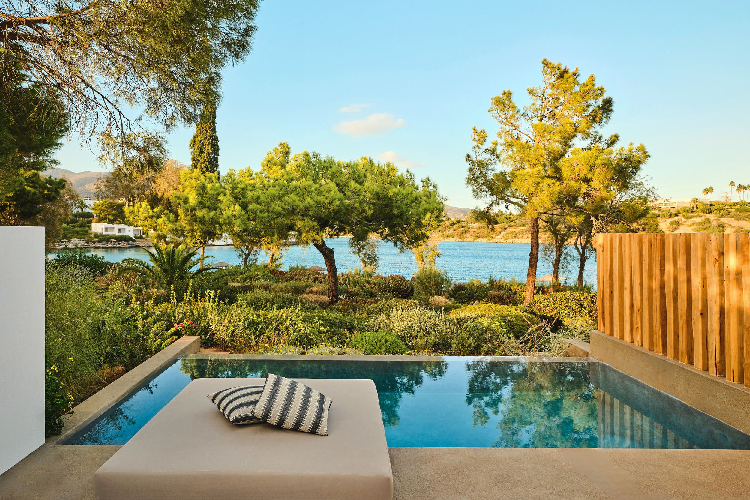 G 28 Minos Beach Art Hotel