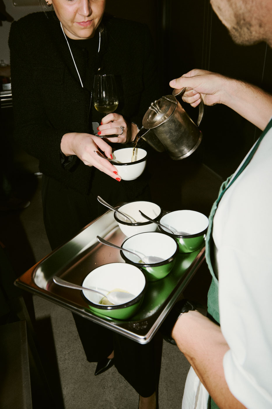 DH24 SALES AEW Geneva Travelpro 32