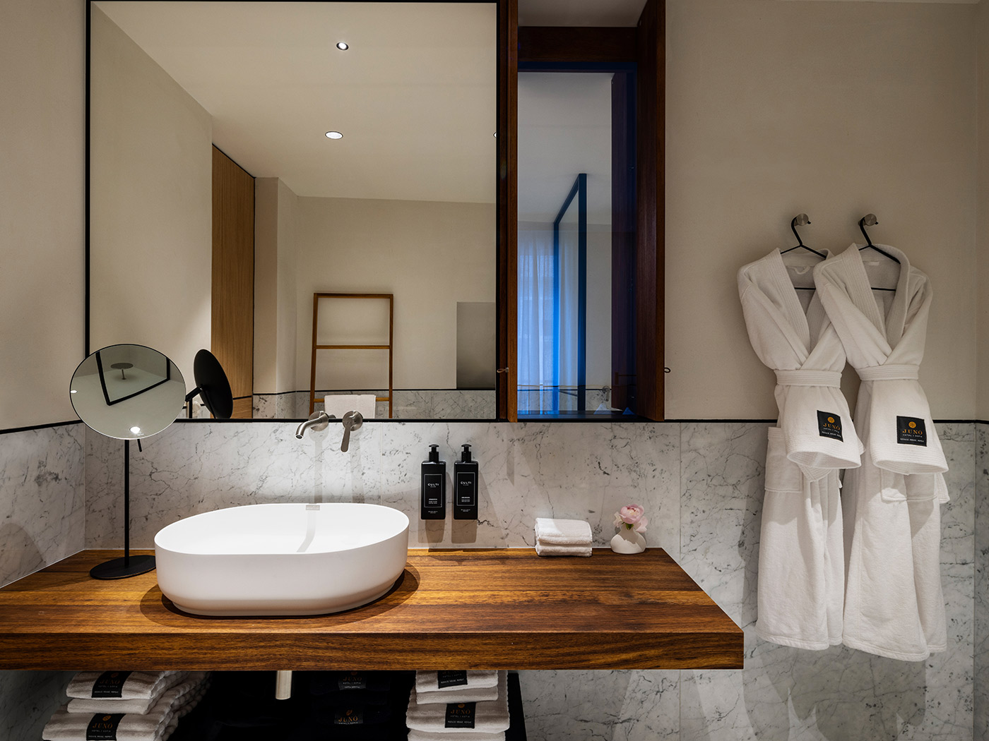 Juno Hotel Sofia Roomy King Sunkissed R 06