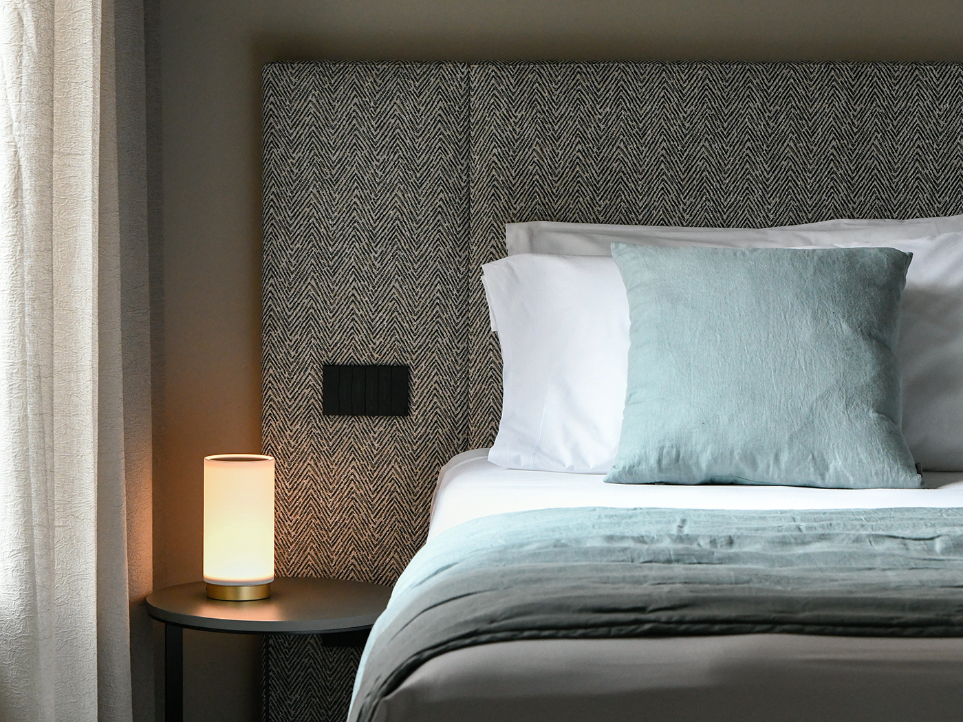 Hotel Windsor Double Room Hamlet View V3 R 02