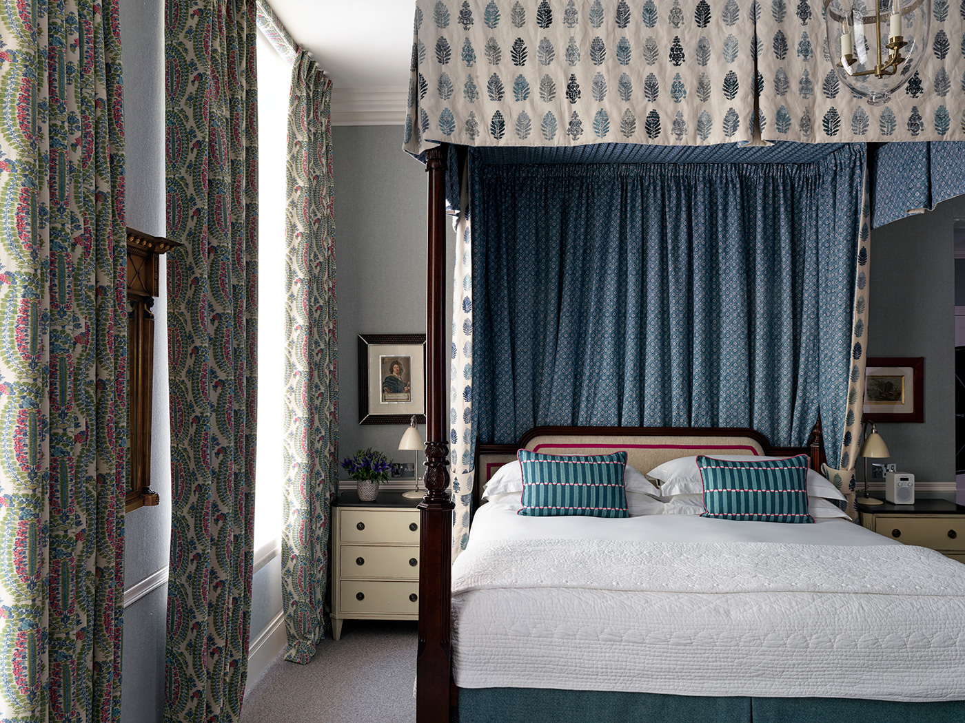 Covent Garden Four Poster Room R 01