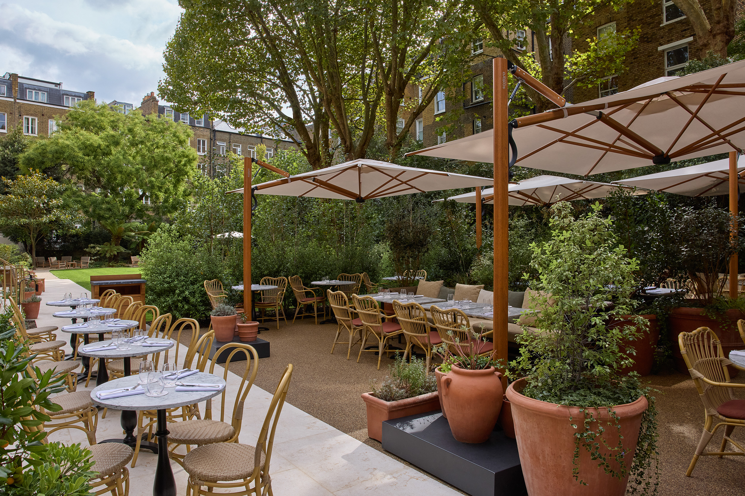 G 14 Templeton Garden London Rooms