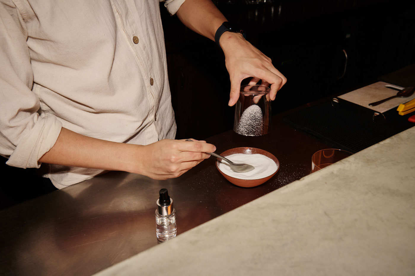 DH24 AEW London Travelpro 14