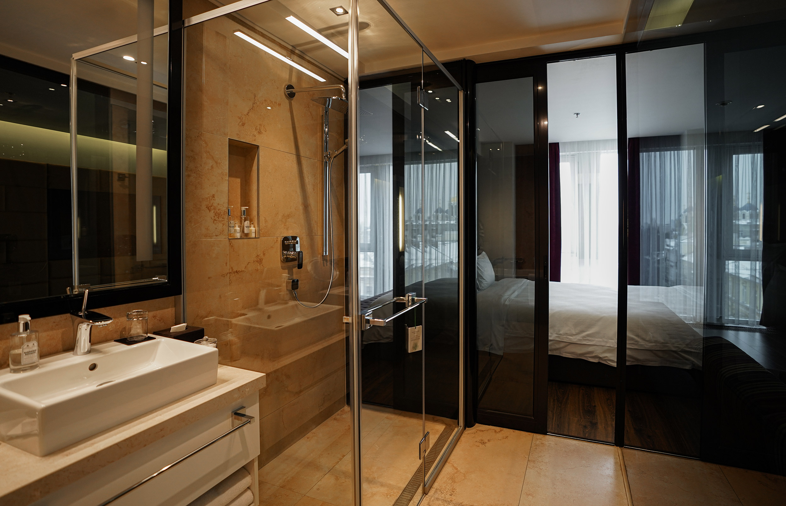 G 18 11 Mirrors By Face