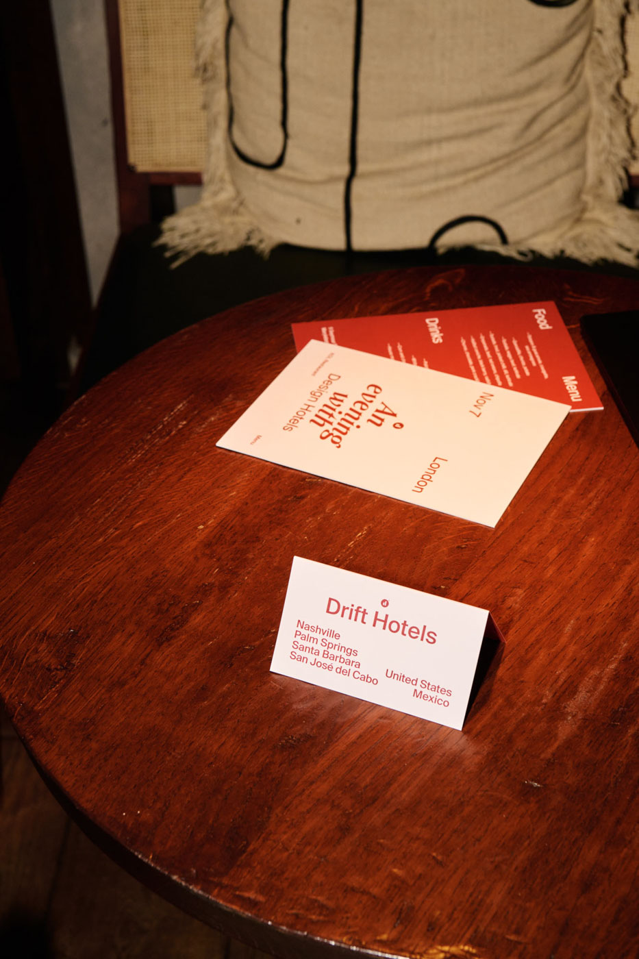 DH24 AEW London Travelpro 09