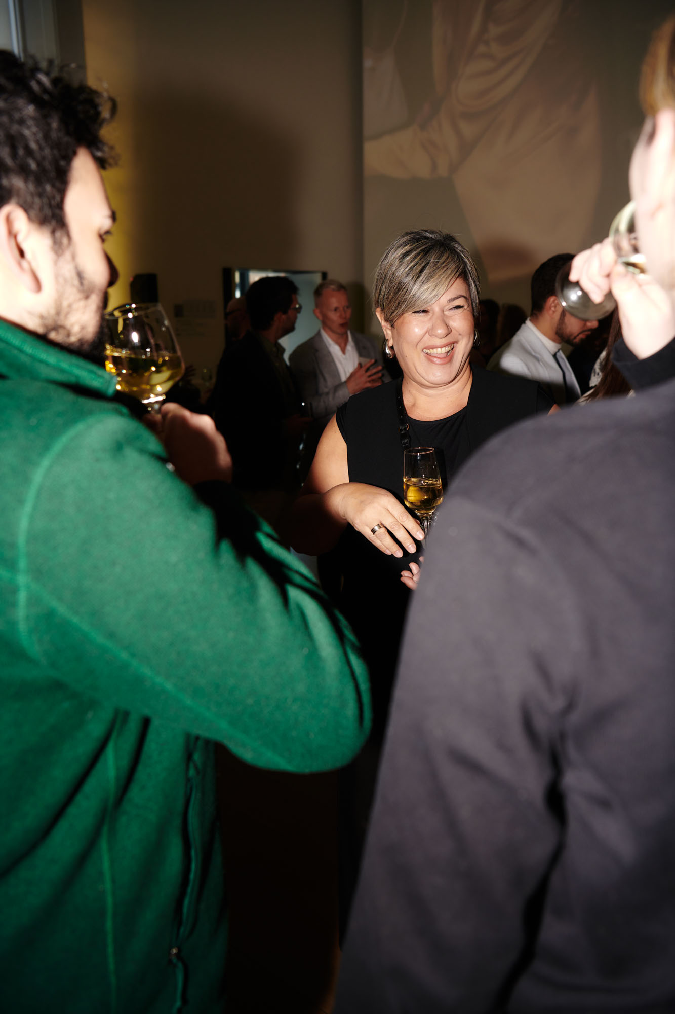 DH SALES24 S London Travelpro 09