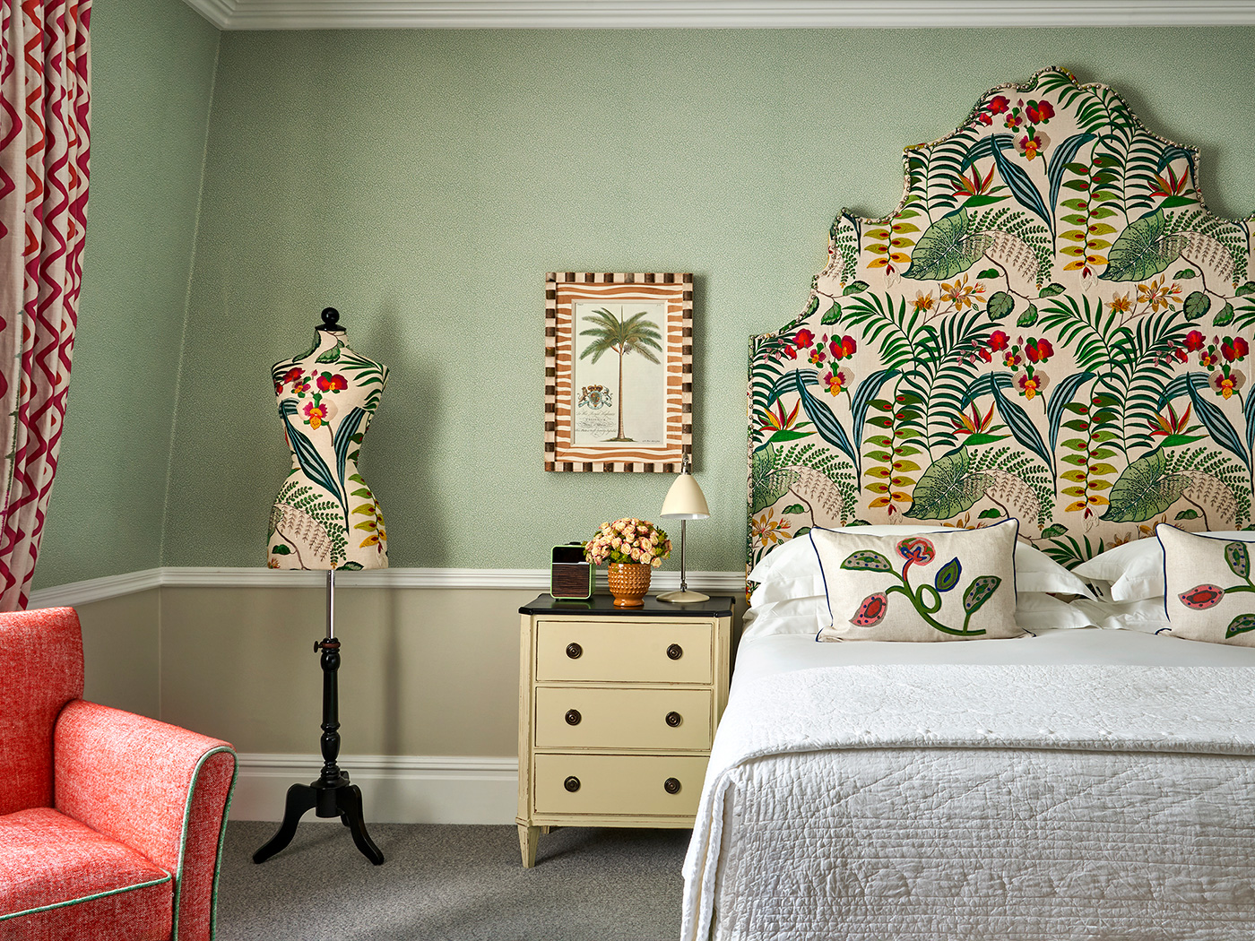 Covent Garden Deluxe Room R 01