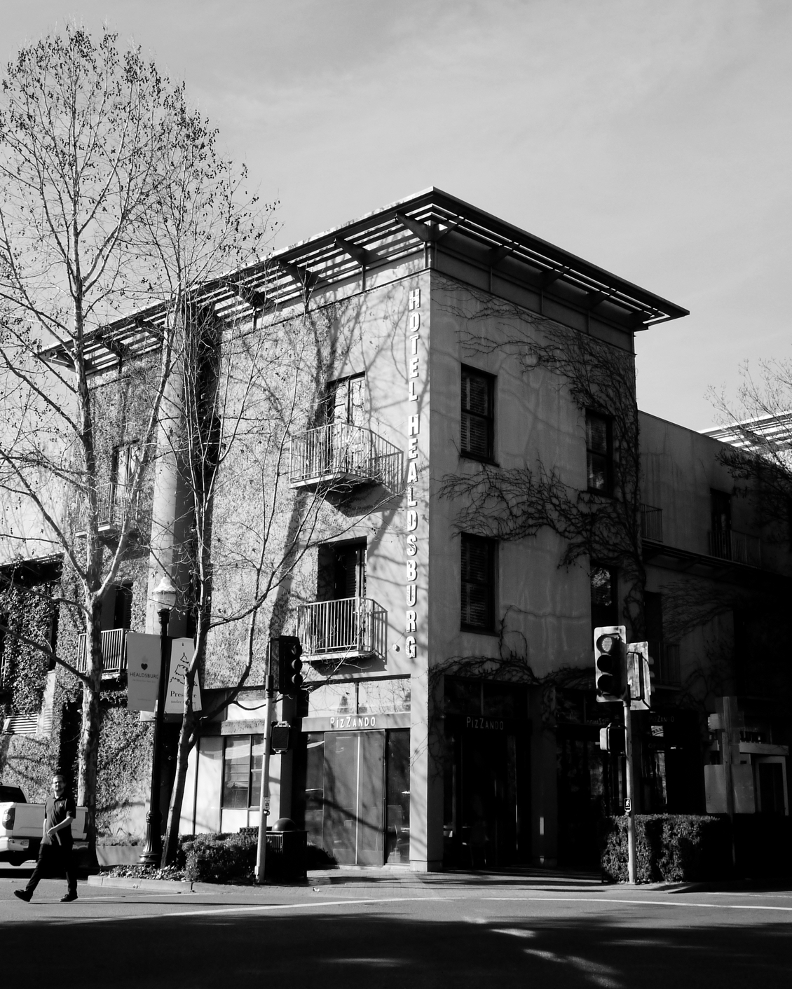 007 Hotel Healdsburg Facade
