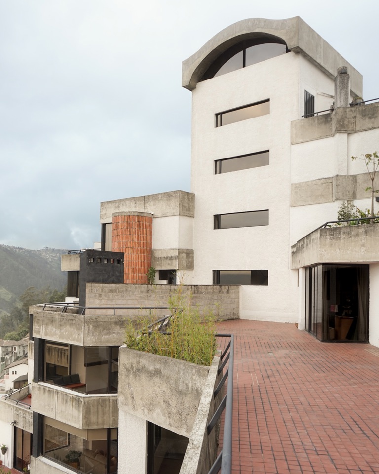 012 BP Quito 20Th Architecture