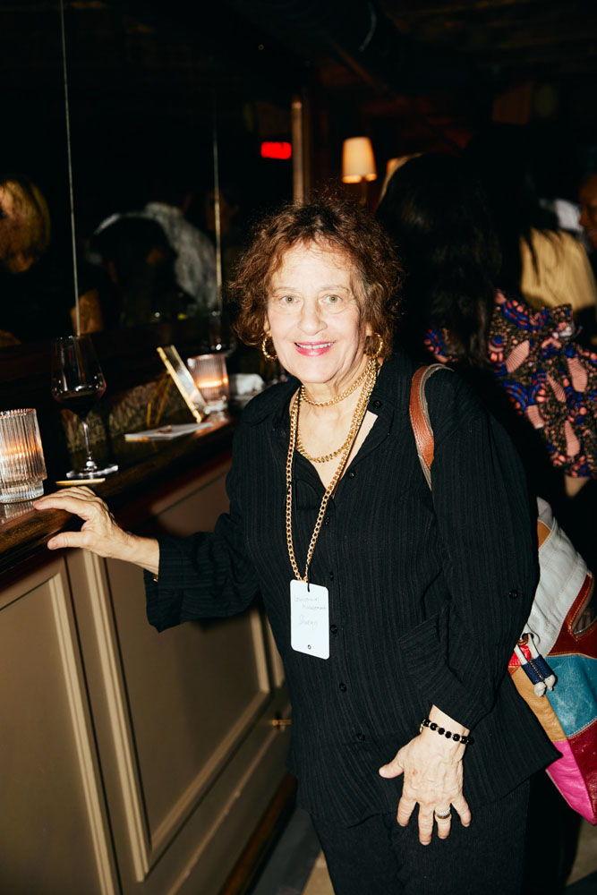 DH SALES24 S NY Travelpro 21