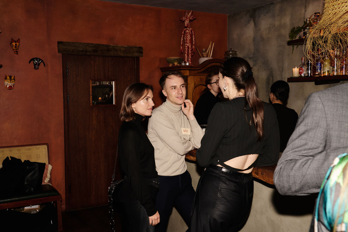 DH24 AEW London Travelpro 18