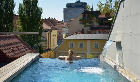 G 14 Vander Urbani Resort