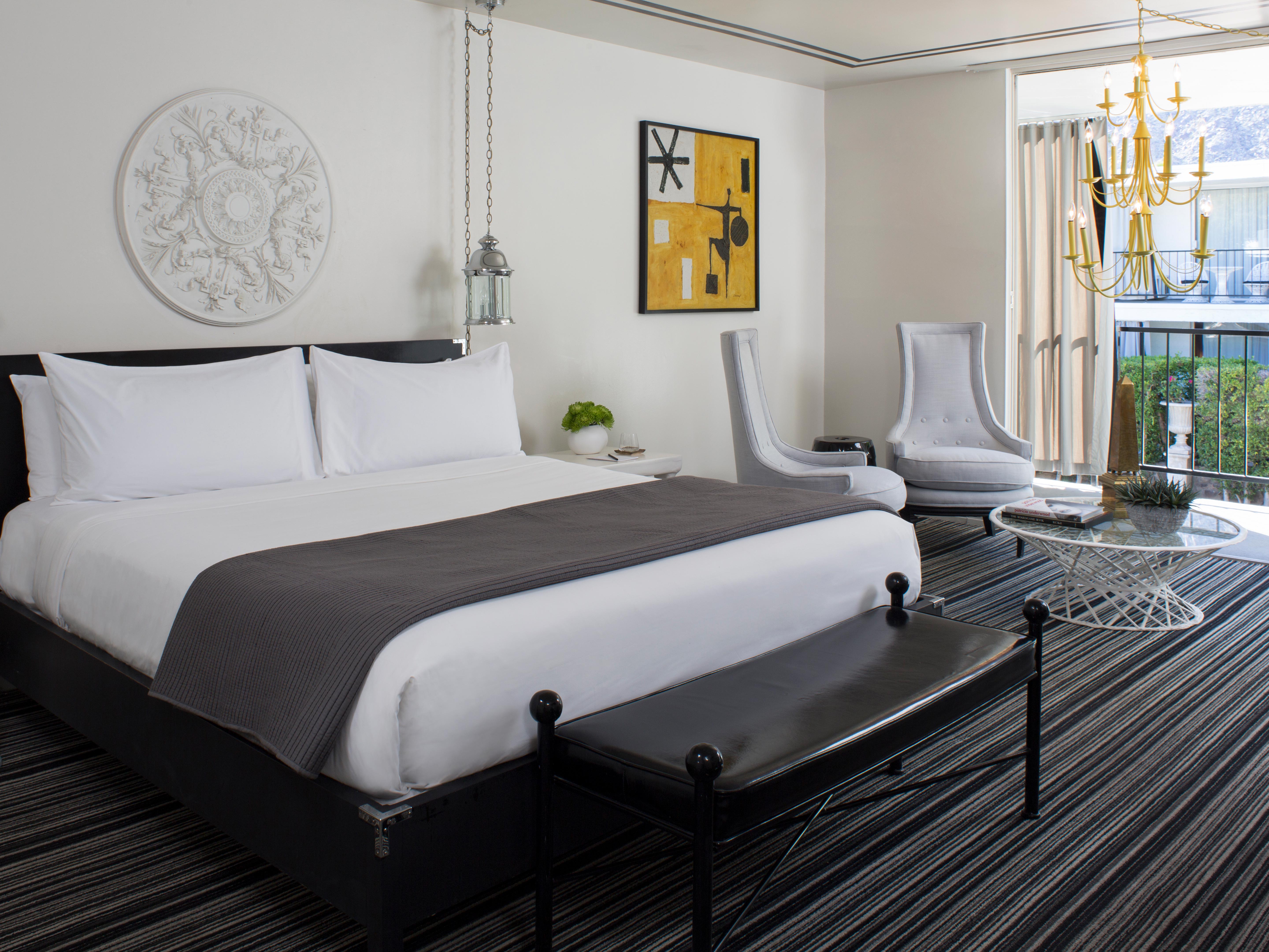 Avalon Palm Springs Premium Studio Accessible V2 R R