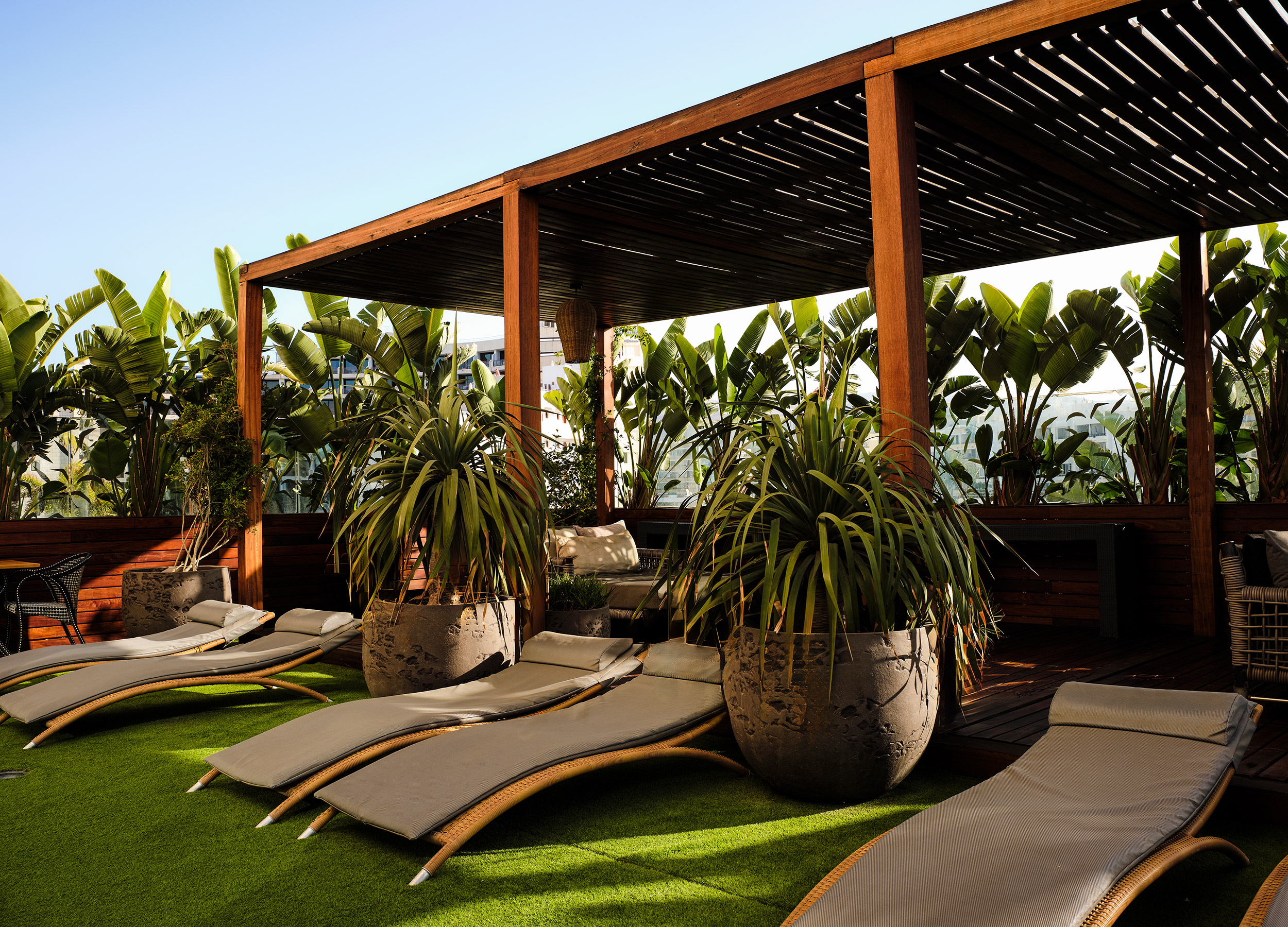 G 37 Bohemia Suites And Spa