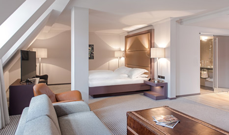 hotel-zum-loewen-guestroom-attic-interior-design-M-05-r.jpg