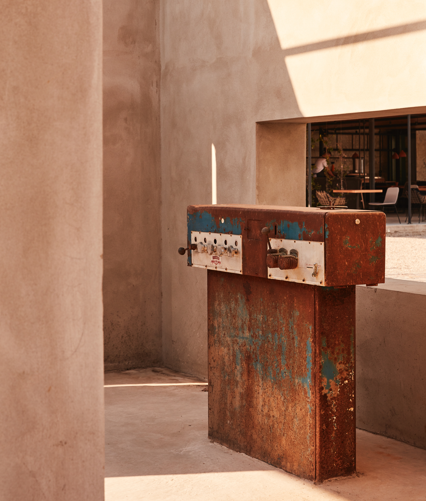 Dexamenes Seaside Hotel Theme Box 02 History 1