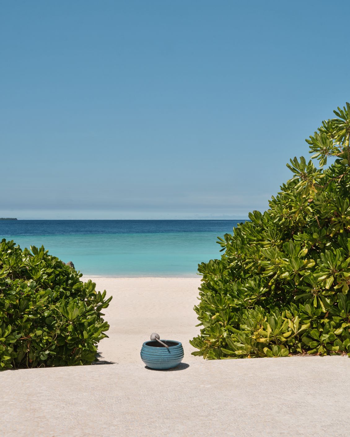 08 DH Water Centered Stays Finolhu A Seaside Collection Resort Beach Ocean View 1