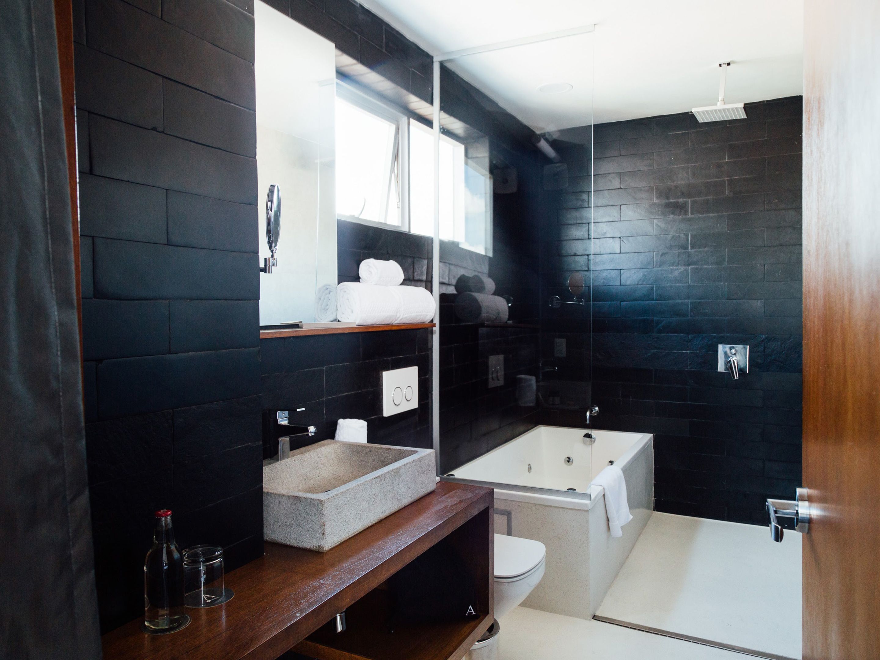 Atix Suite, Atix Hotel