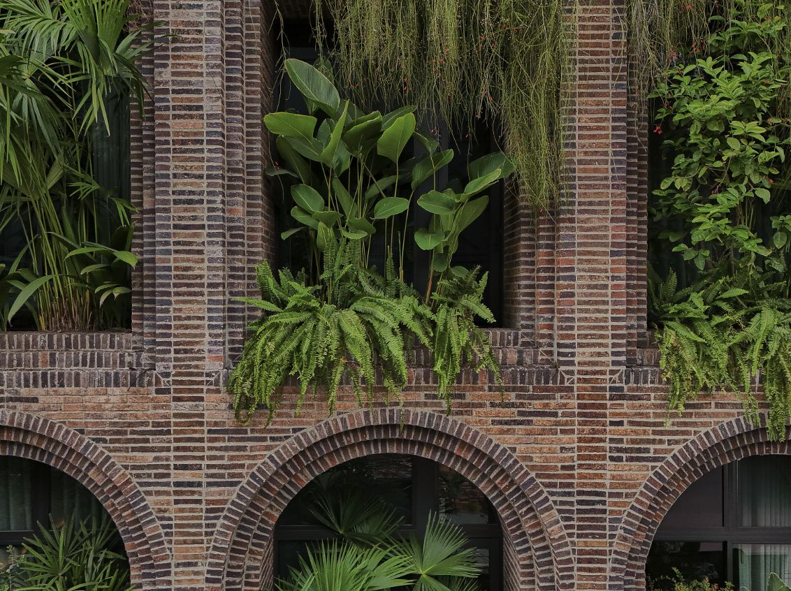 05 DIR 2026 Medellin Facade Of Hotel El Zarzo (1)