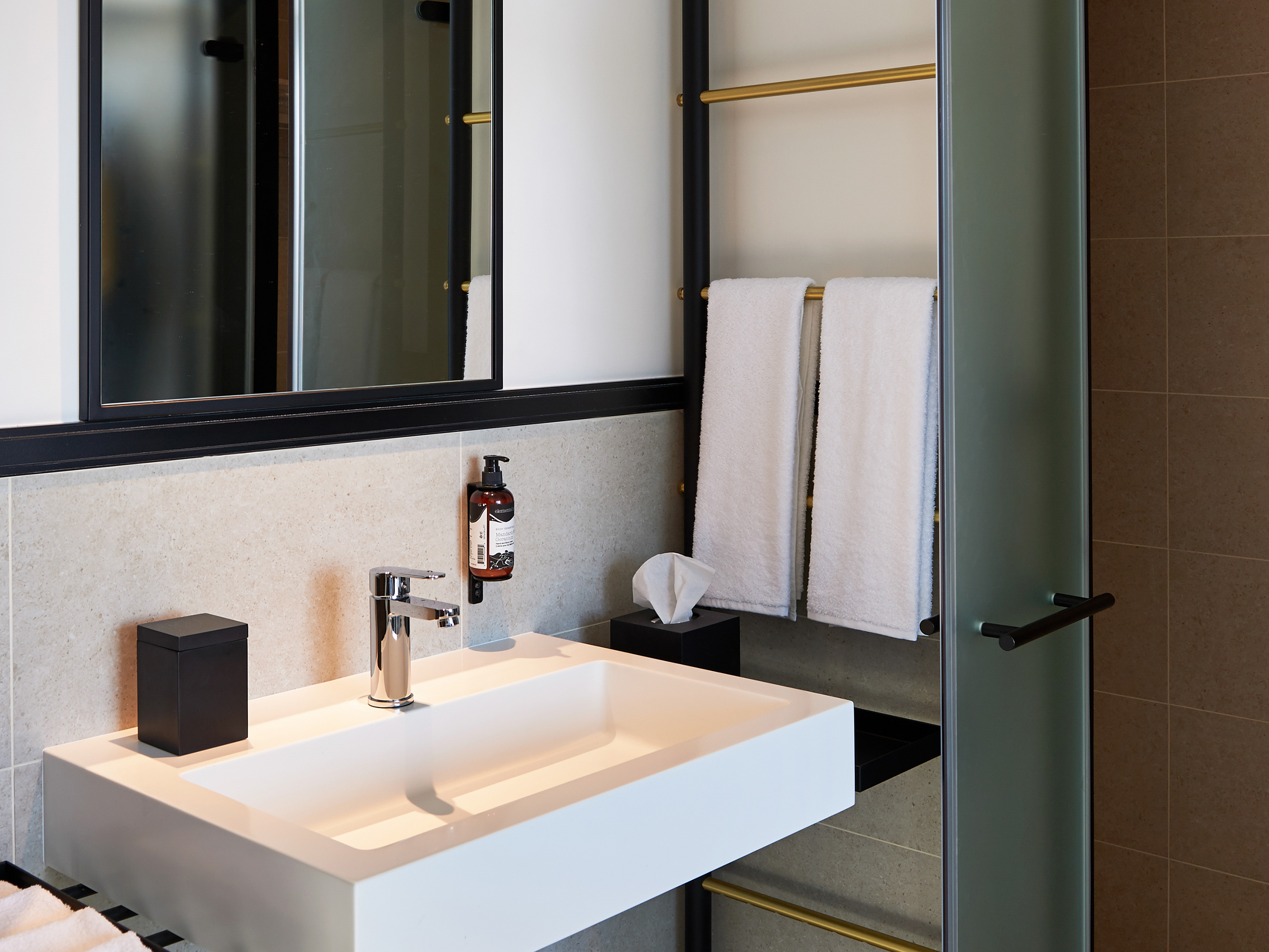 Form Hotel Dubai Cozy V2 R 7