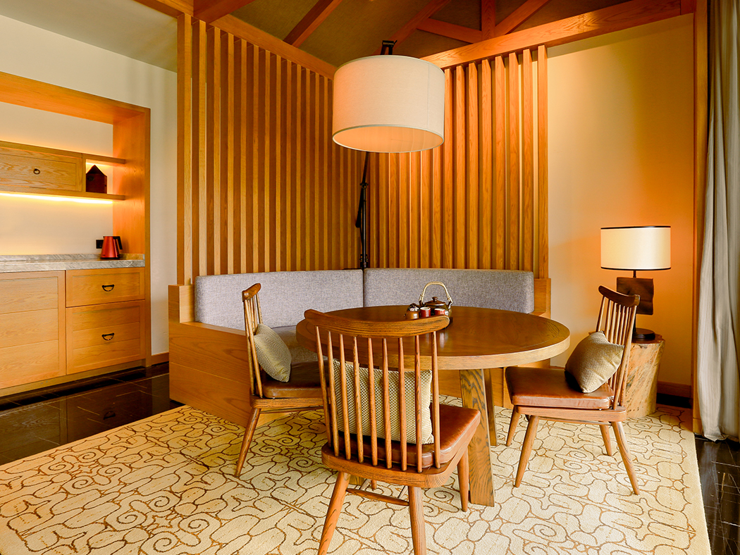 Jinmao Mountain Executive Suite R 05